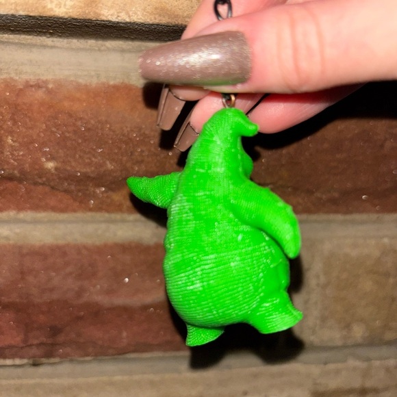 Green Character Keychain - Picture 4 of 6
